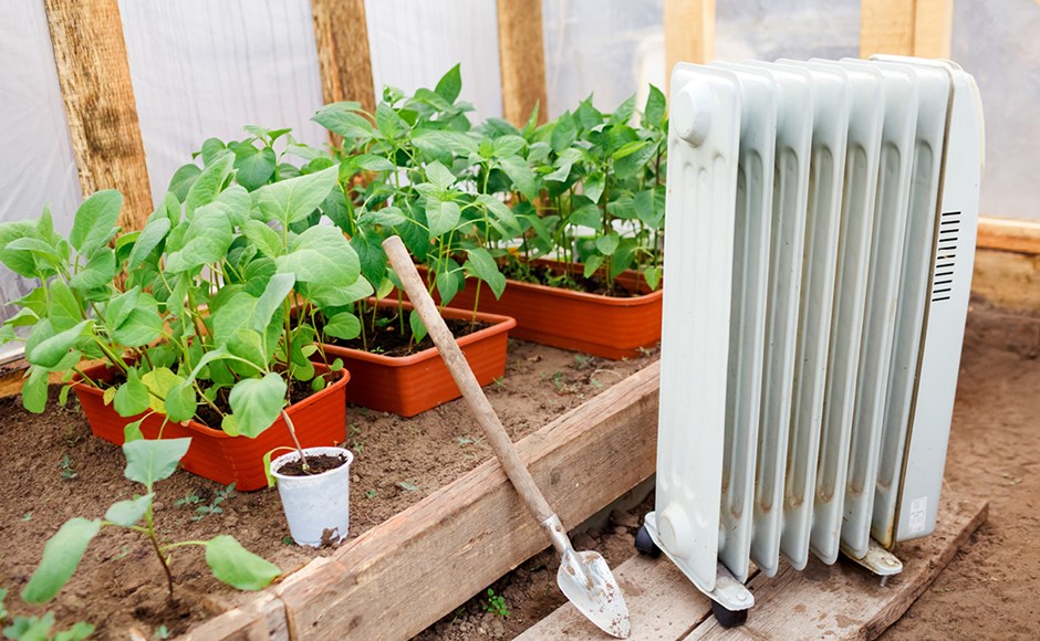 7 Practical Heating Solutions for Your Indoor Grow